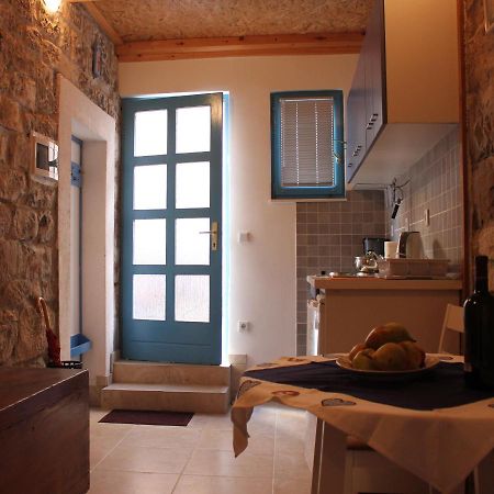 Lira - Studio Apartment Trogir Exteriör bild