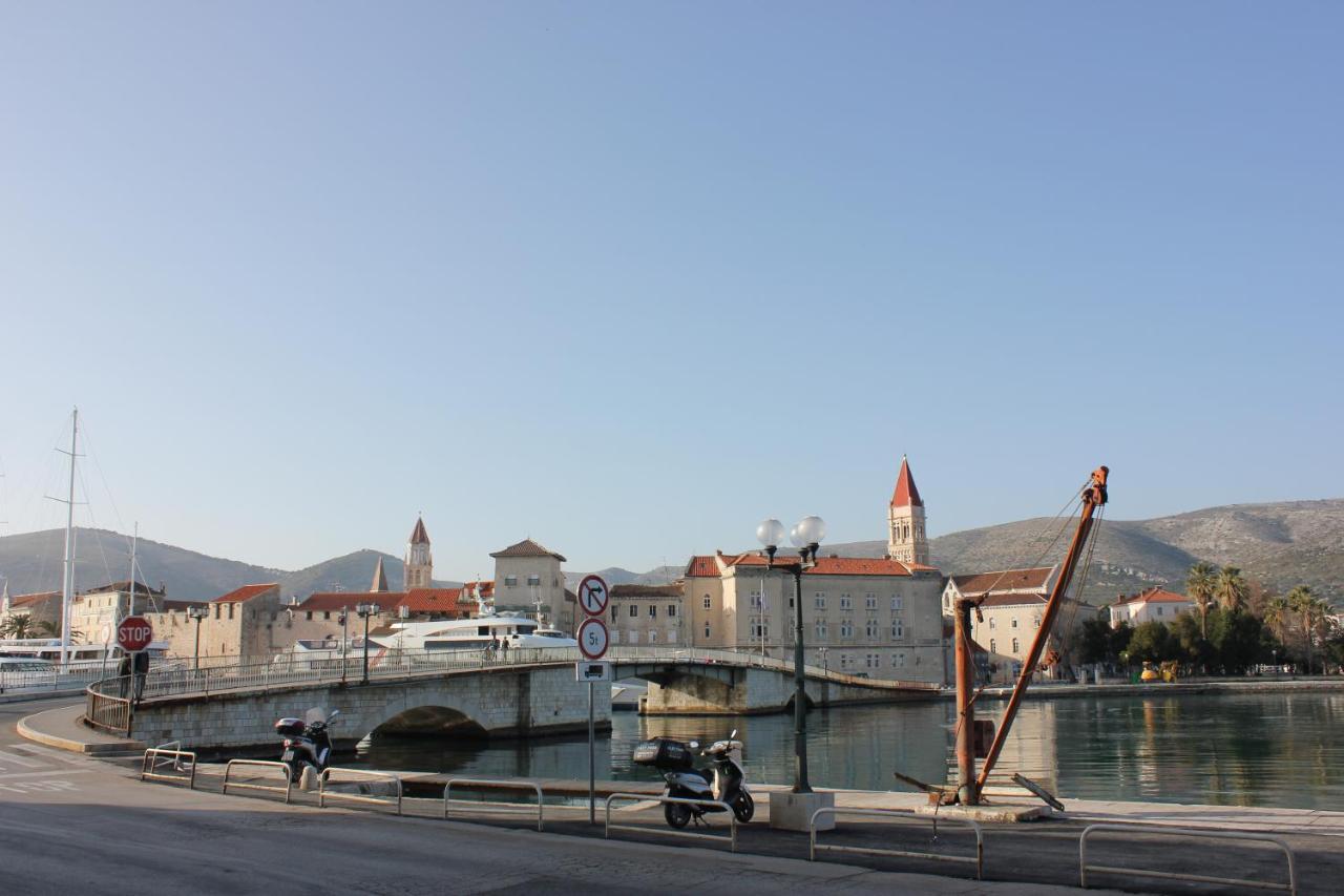 Lira - Studio Apartment Trogir Exteriör bild