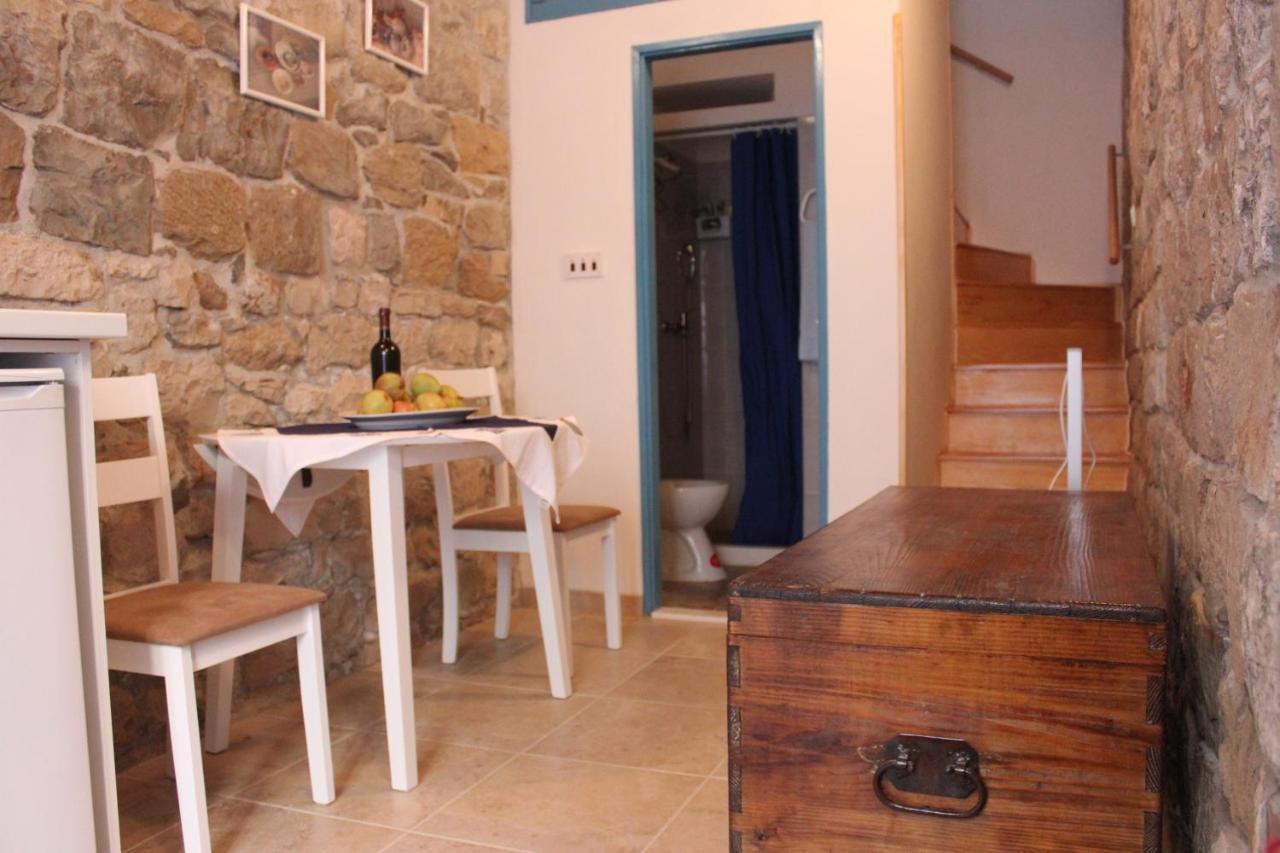 Lira - Studio Apartment Trogir Exteriör bild