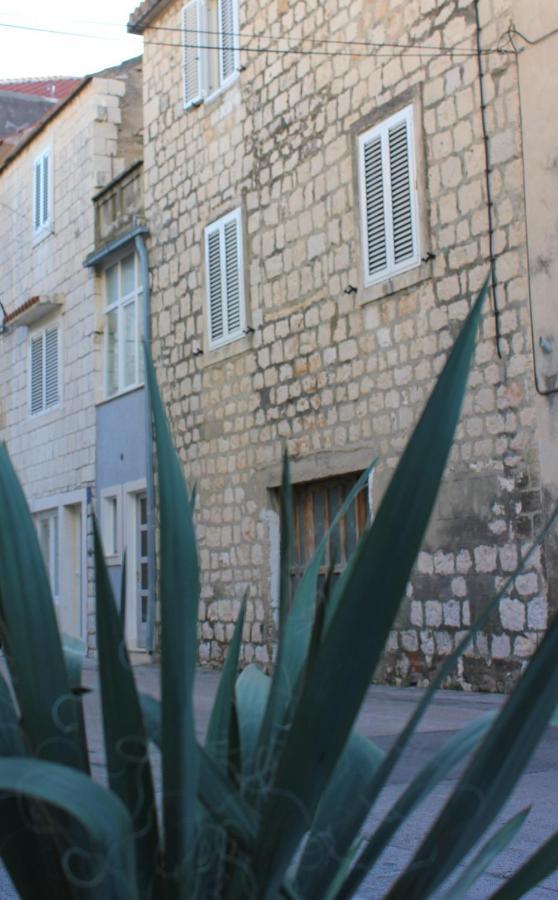 Lira - Studio Apartment Trogir Exteriör bild